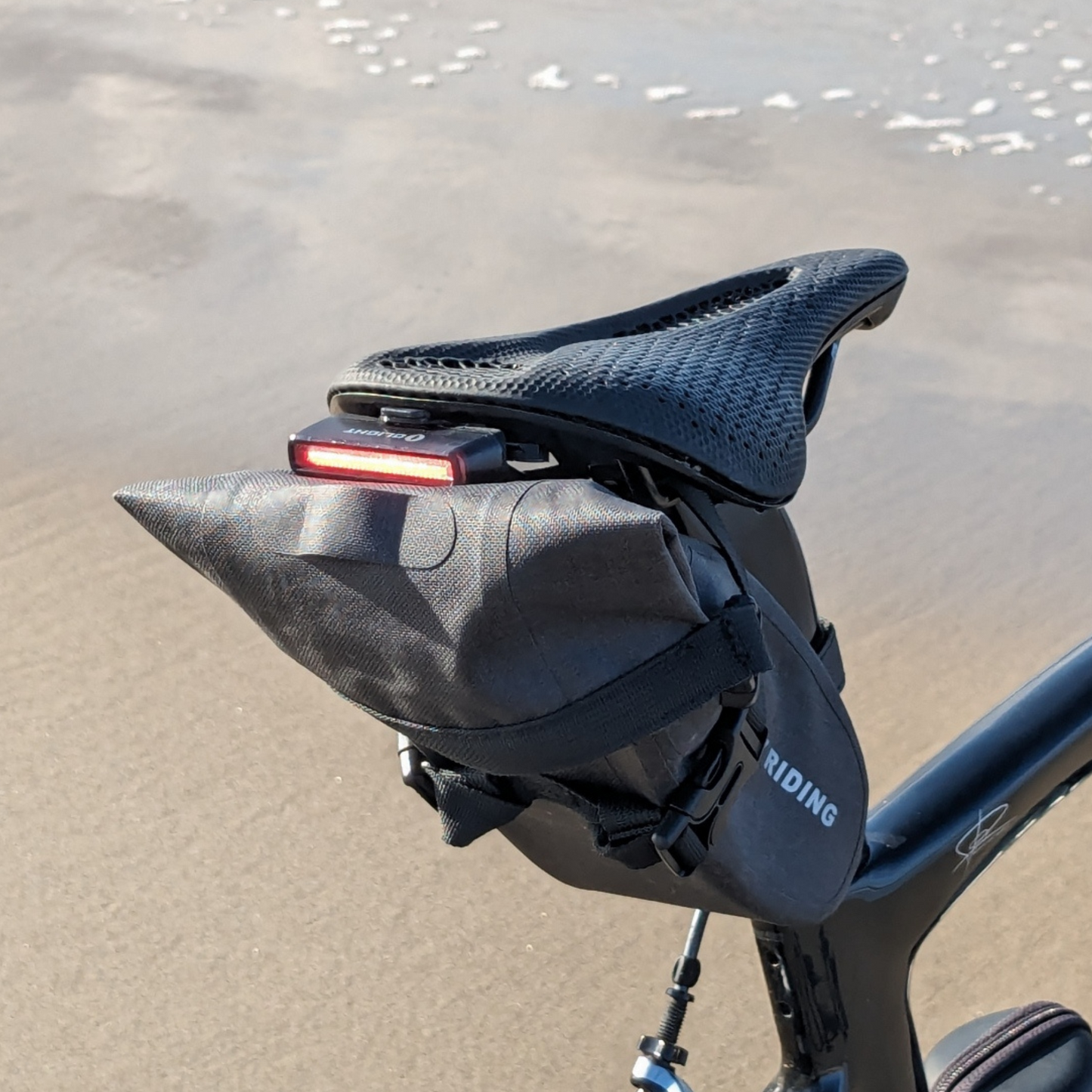 Specialized | power-saddle | Olight | SEEMEE30 | Saddlebag compatible mount