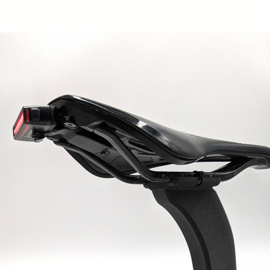 Specialized | Power-Saddle | Olight-SEEMEE30 | AirTag | Saddlebag compatible mount 